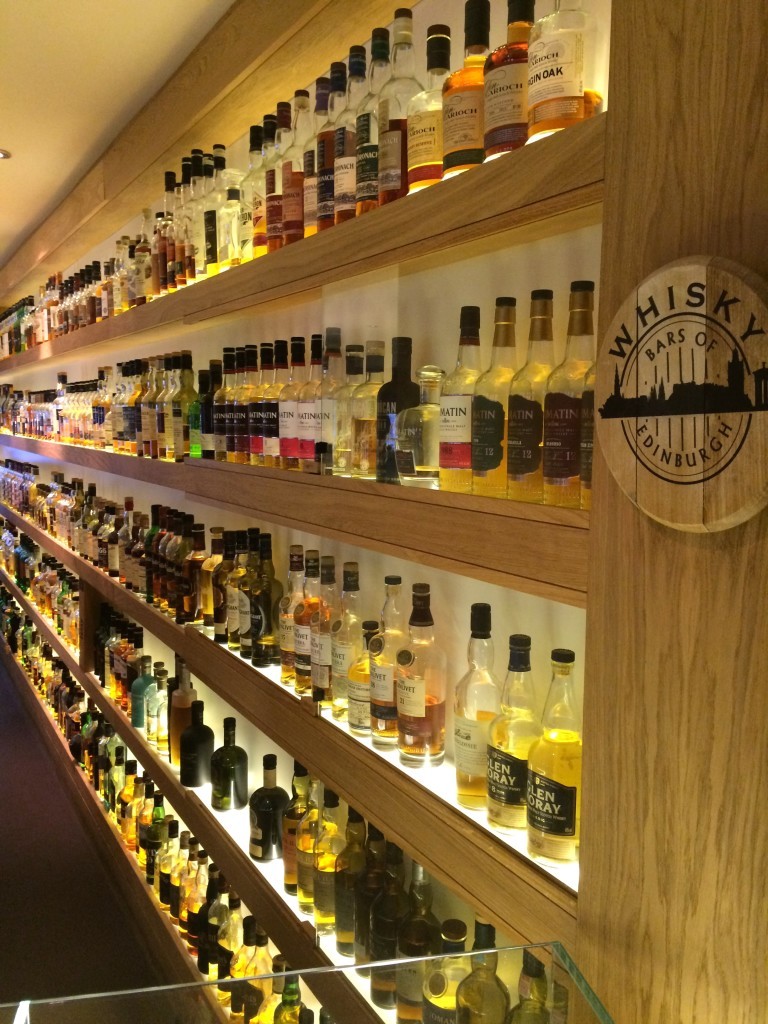 Ekskluzywny bar w muzeum szkockiej whisky, czyli Scotch Whisky Experience.