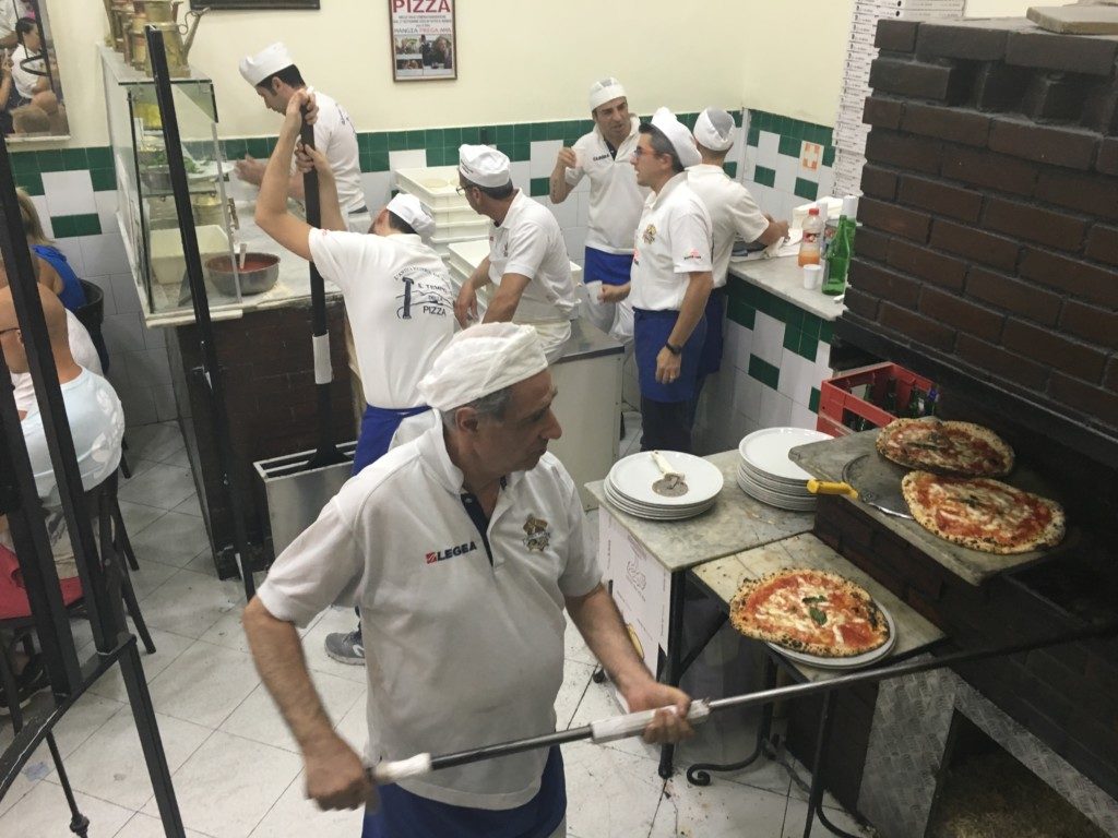 Włochy Neapol L’Antica Pizzeria da Michele