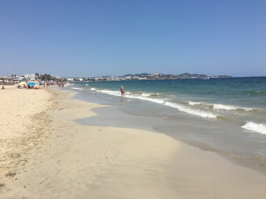 Ibiza prawdziwie imprezowa wyspa - Playa den Bossa