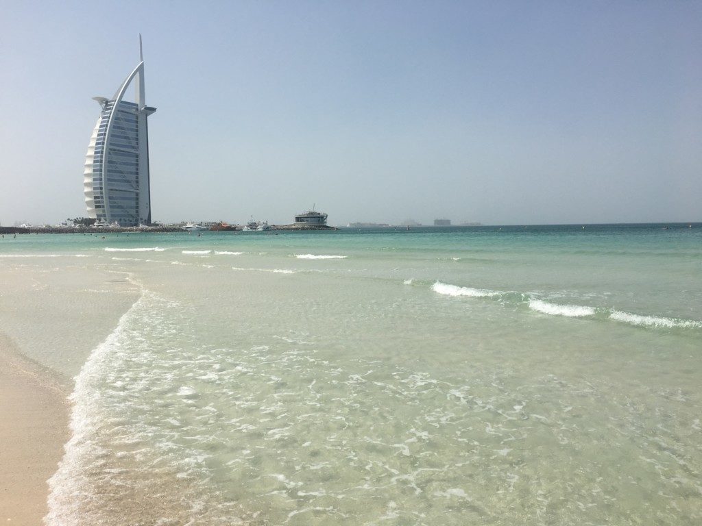 Dubaj Plaża Jumeirah Public Beach przy Burj Al Arab - Sunset Beach